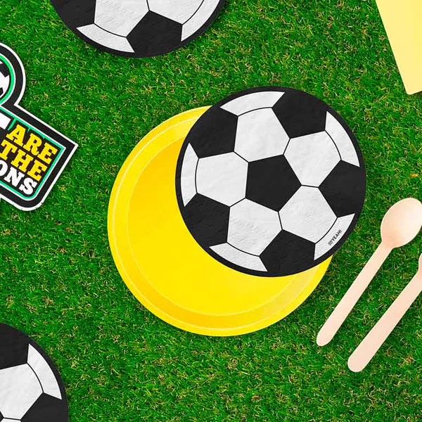 Football Paper Napkins 33 x 16.5 cm (pack of 20) - Image 2
