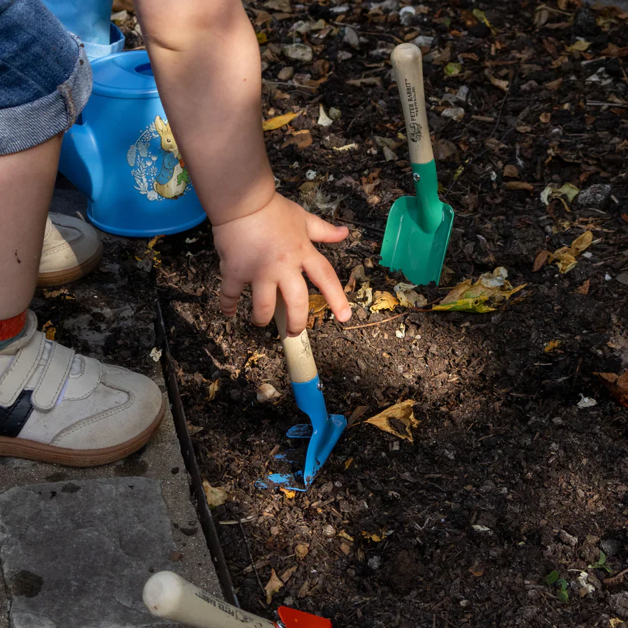 Peter Rabbit Children’s 5 Piece Gardening Set - Image 9