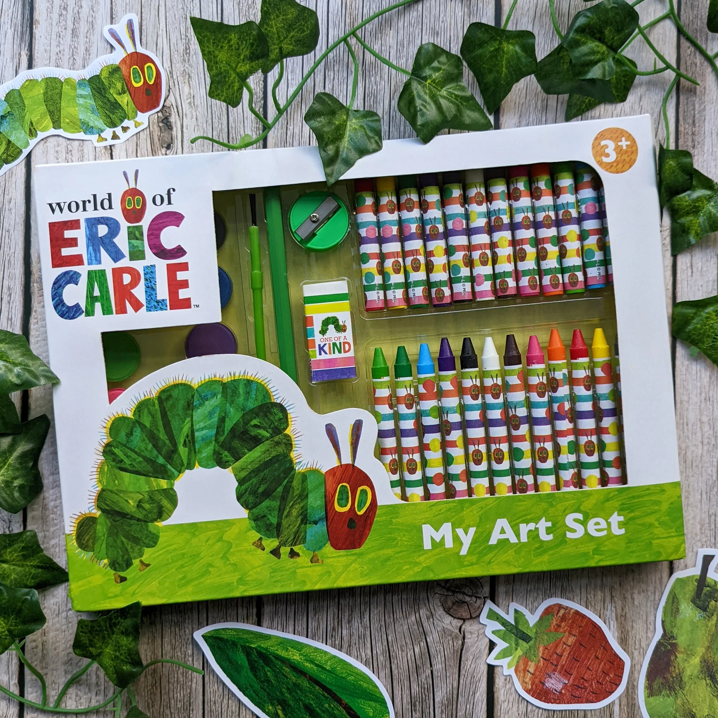 The Very Hungry Caterpillar Children's 42 Piece Art Set - Includes Paints and Crayons - Image 3