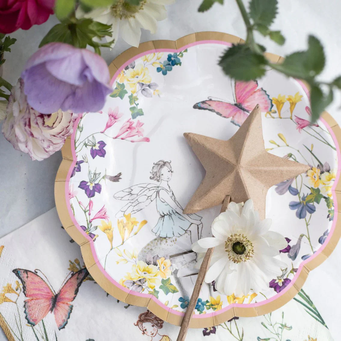 Truly Fairy Scalloped Edge Paper Plates - 12 Pack - Image 7