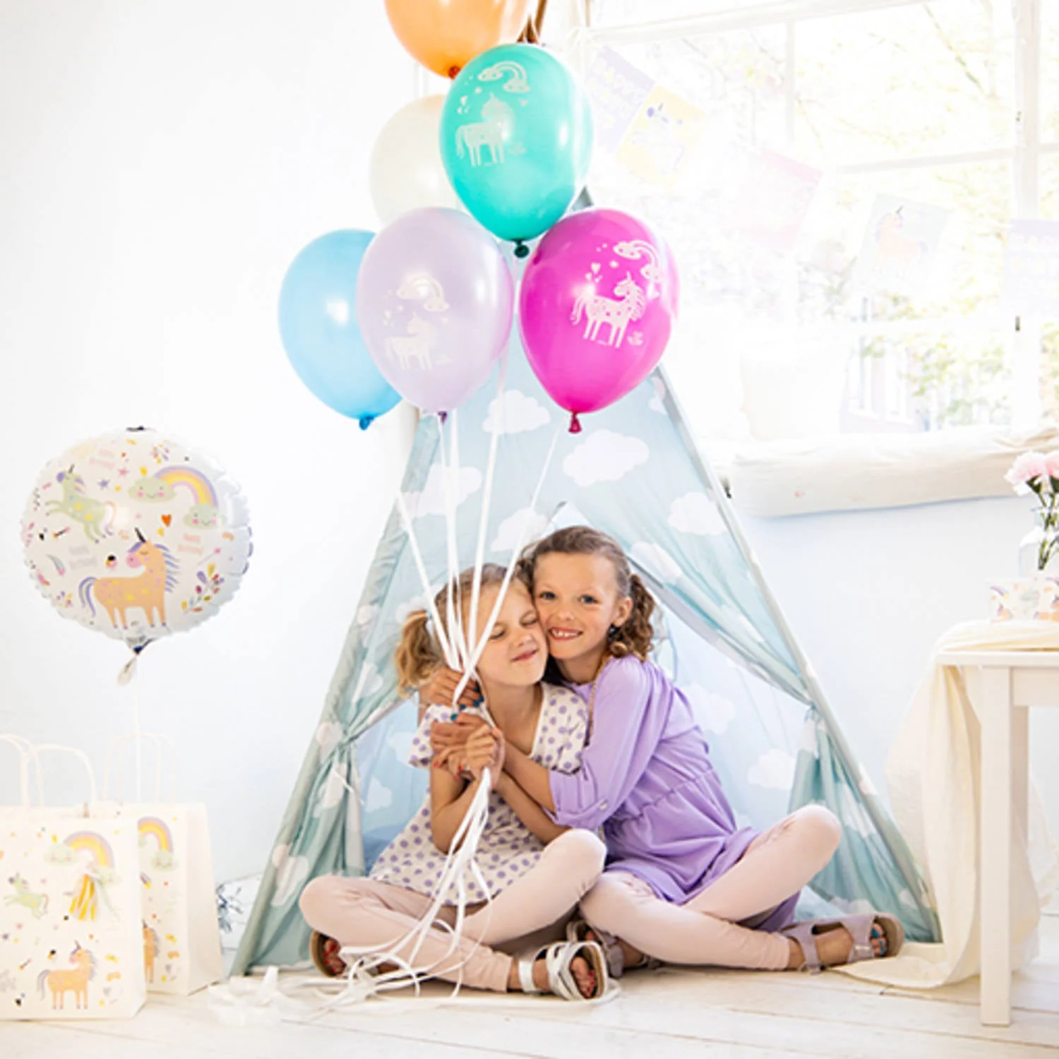 Unicorns & Rainbows Foil Birthday Party Balloon - "Happy Birthday" -  (45 cm) - Image 5